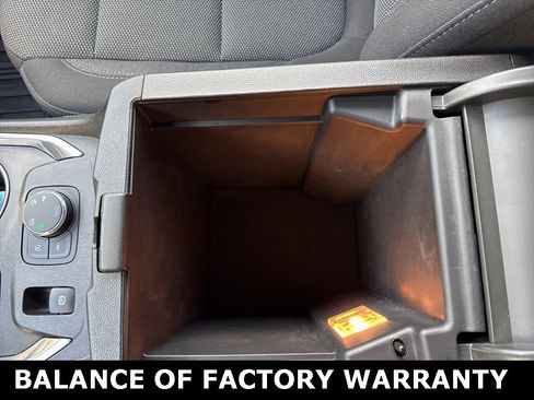 Used 2023 Chevrolet Traverse LT image 32