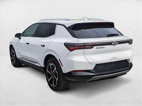 New 2025 Chevrolet Equinox EV LT image 8