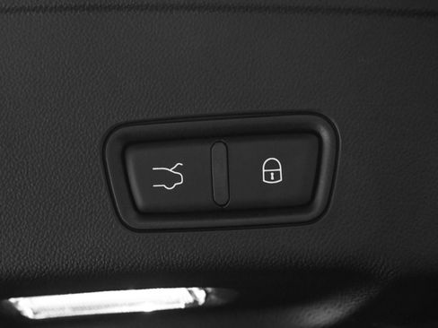 New 2025 Maserati Grecale GT image 8