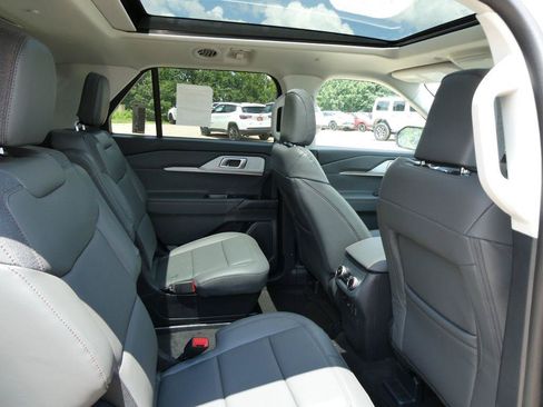 New 2026 Ford Explorer Active w/ Active Comfort Package AWD/4WD image 13