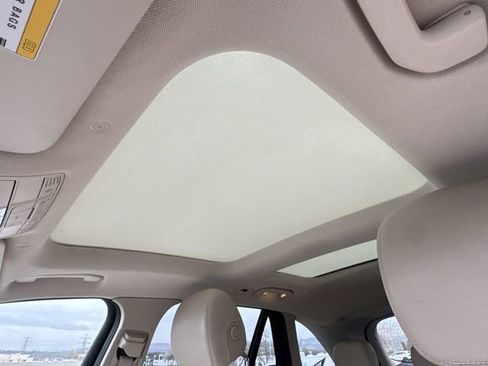 Used 2020 Mercedes-Benz GLC 300 4MATIC w/ Multimedia Package image 21