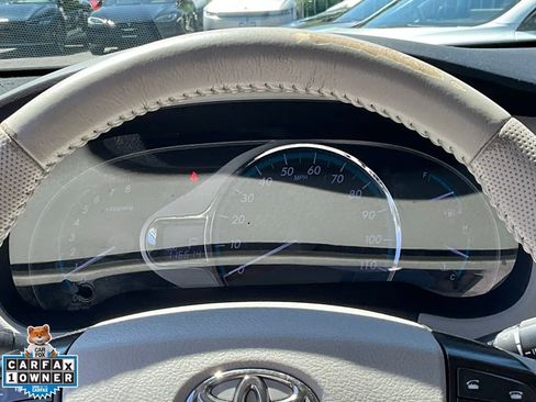 Used 2014 Toyota Sienna XLE image 43