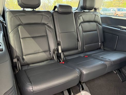 New 2026 Lincoln Navigator Premiere AWD/4WD image 15