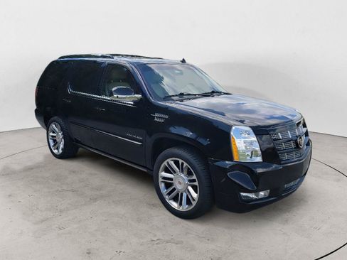 Used 2014 Cadillac Escalade Premium AWD/4WD image 3