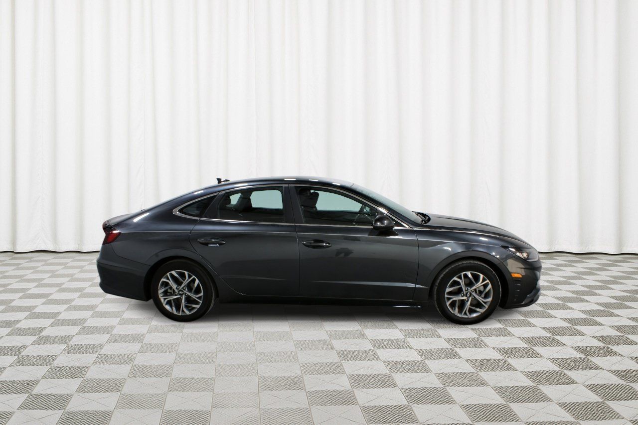 Used 2023 Hyundai Sonata SEL FWD image 2