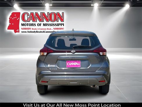 New 2025 Nissan Kicks Play S image 4
