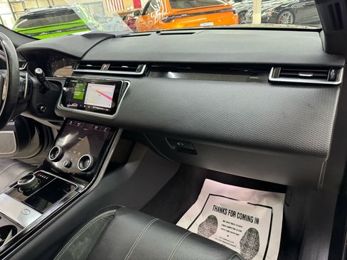 Used 2018 Land Rover Range Rover Velar R-Dynamic SE image 37