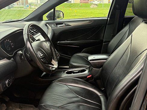 Used 2017 Lincoln MKC Premiere FWD image 13