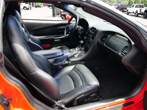 Used 2002 Chevrolet Corvette Coupe w/ Preferred Equipment Group2 RWD image 29
