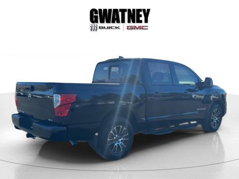 Used 2024 Nissan Titan SV w/ SV Convenience Package image 7