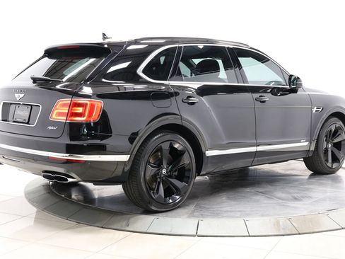 Used 2020 Bentley Bentayga Plug-In Hybrid AWD/4WD image 4