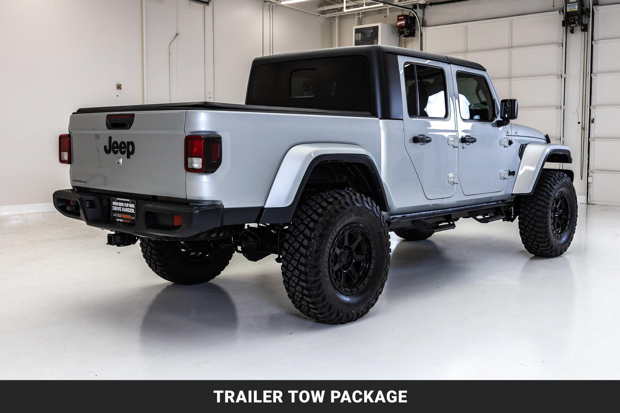 Used 2023 Jeep Gladiator Sport AWD/4WD image 9