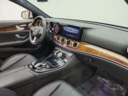 Used 2017 Mercedes-Benz E 300 image 30