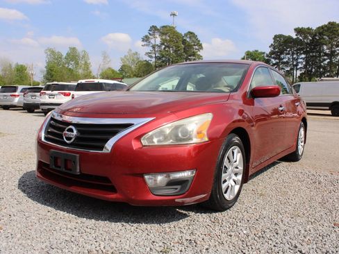 Used 2014 Nissan Altima 2.5 S w/ Display Audio Package image 3