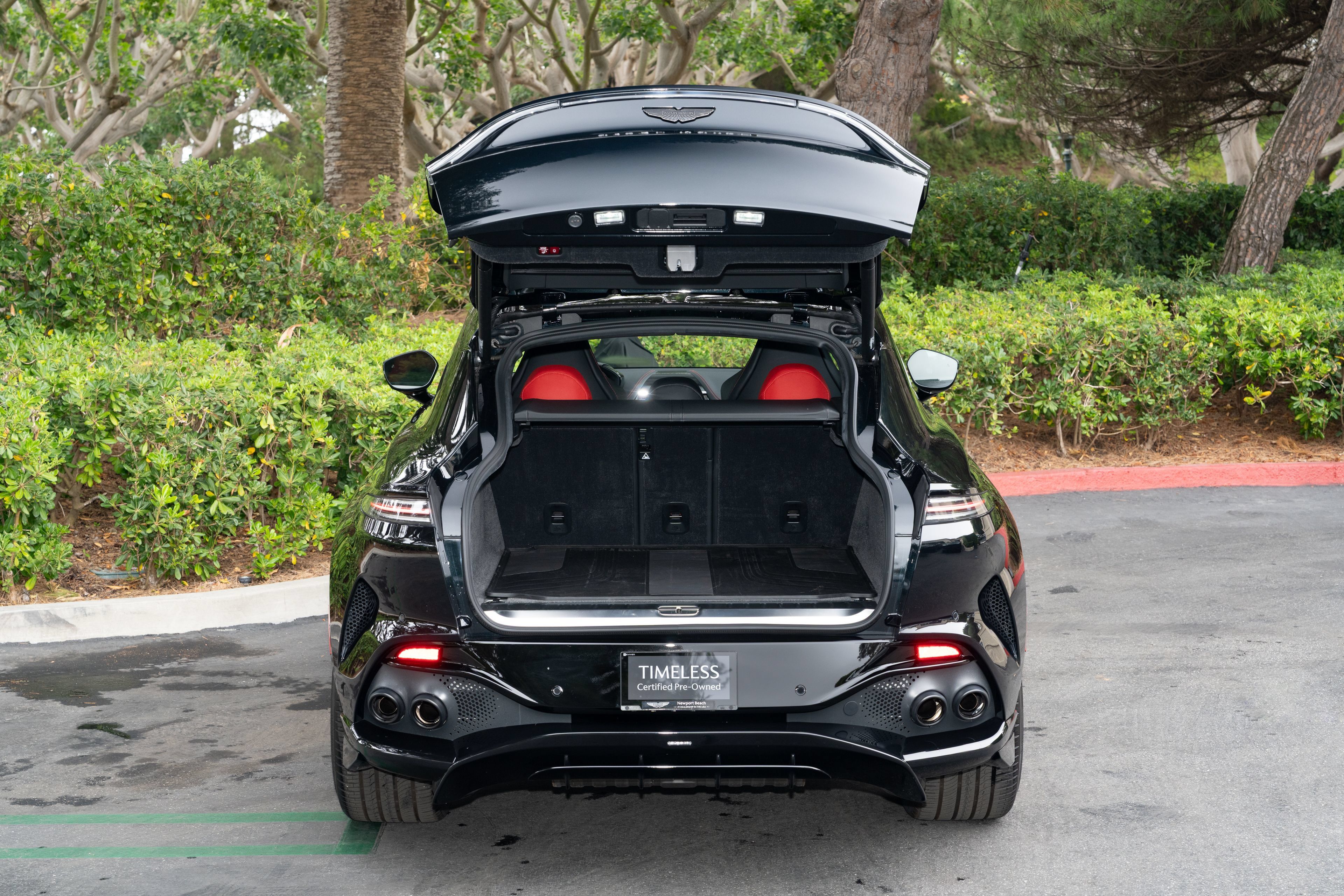 Used 2025 Aston Martin DBX 707 AWD/4WD image 7