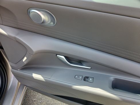 Used 2024 Hyundai Elantra SEL image 24