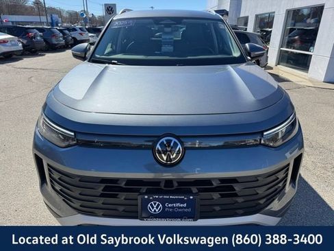 Certified 2025 Volkswagen Tiguan SE AWD/4WD image 2