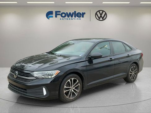 Used 2024 Volkswagen Jetta Sport FWD image 3