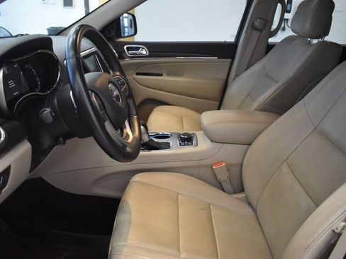 Used 2017 Jeep Grand Cherokee Limited w/ Luxury Group II AWD/4WD image 22