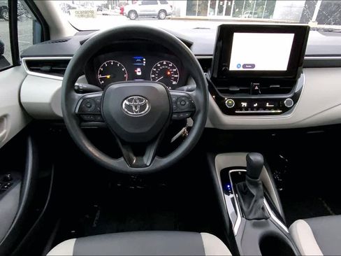 Used 2024 Toyota Corolla LE image 6
