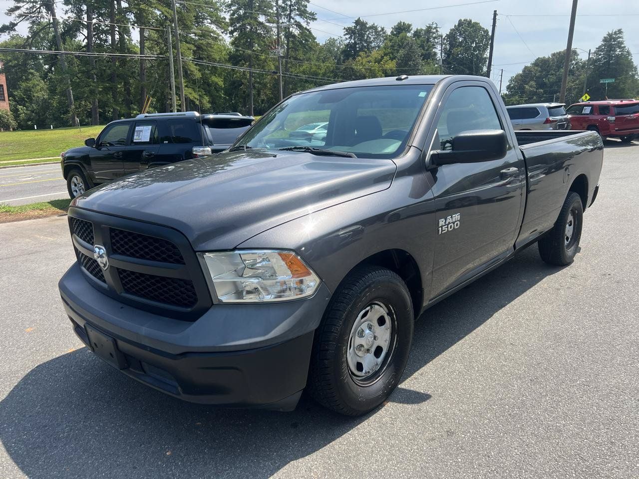 Used 2018 RAM 1500 Express RWD image 1