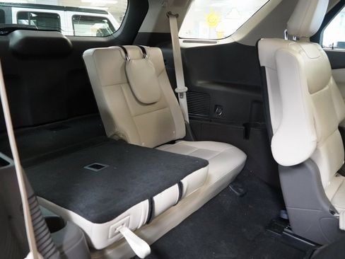 Used 2020 Ford Explorer Platinum w/ Premium Technology Package image 33