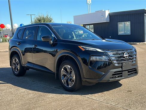 Certified 2025 Nissan Rogue SV image 10