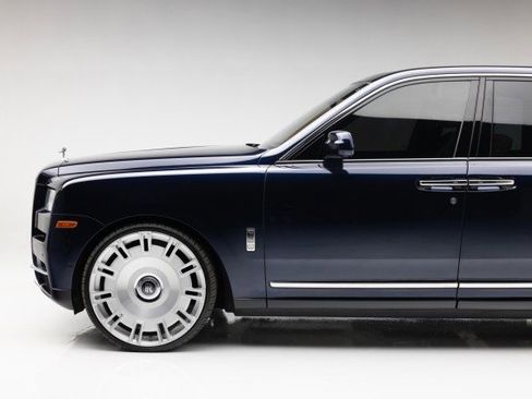 Used 2019 Rolls-Royce Cullinan image 17