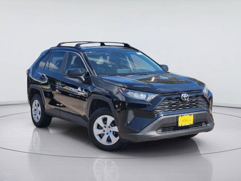 Used 2019 Toyota RAV4 LE FWD image 1