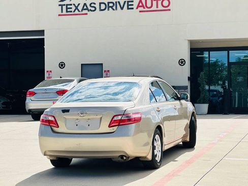 Used 2009 Toyota Camry FWD image 10