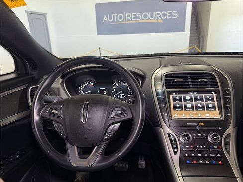 Used 2017 Lincoln MKX Reserve image 38