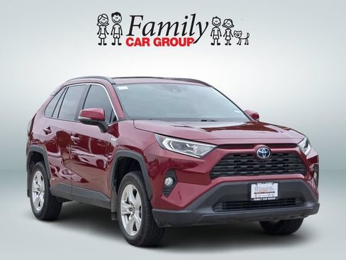 Used 2021 Toyota RAV4 XLE w/ Convenience Package AWD/4WD image 2