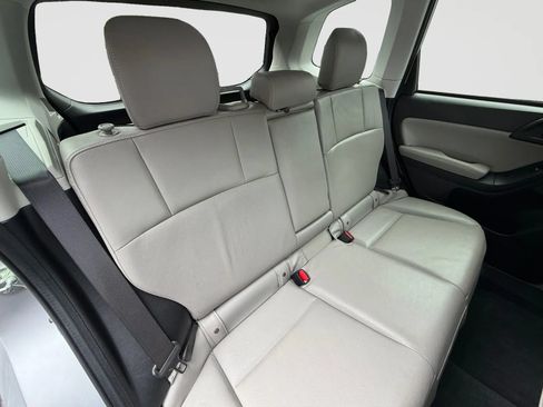 Used 2015 Subaru Forester 2.5i Touring w/ Eyesight & Navigation System AWD/4WD image 18