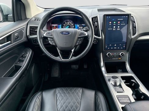 Used 2024 Ford Edge Titanium image 23