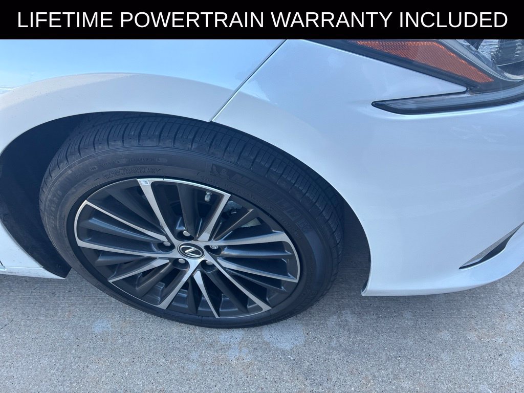 Used 2025 Lexus ES 300h w/ Premium Package FWD image 5