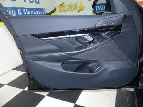 Used 2025 BMW 530i xDrive w/ Premium Package image 32