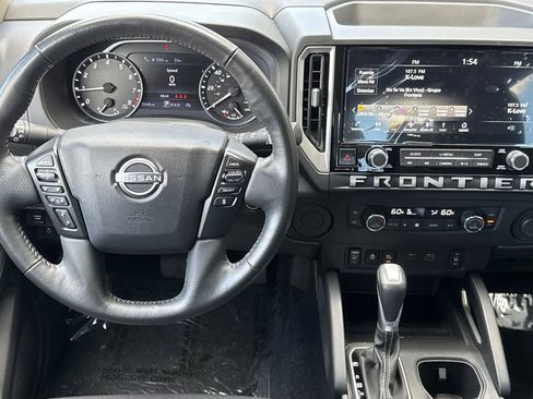 Used 2025 Nissan Frontier SV w/ SV Convenience Package image 18