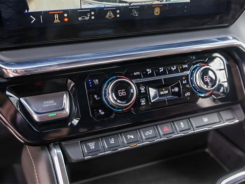 Used 2025 GMC Sierra 3500 Denali Ultimate image 21