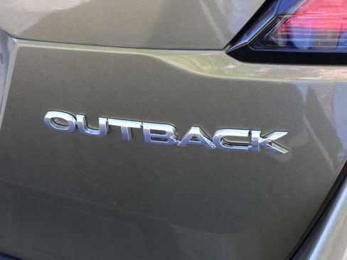 Used 2025 Subaru Outback Premium image 9
