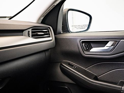 Used 2024 Ford Escape SE w/ Class II Trailer Tow Package image 34