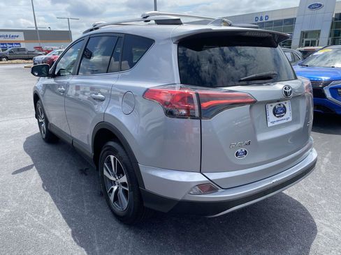 Used 2018 Toyota RAV4 XLE FWD image 5