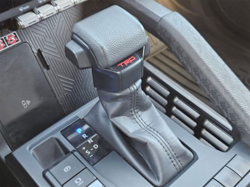 Used 2024 Toyota Tacoma 4x4 Double Cab image 14