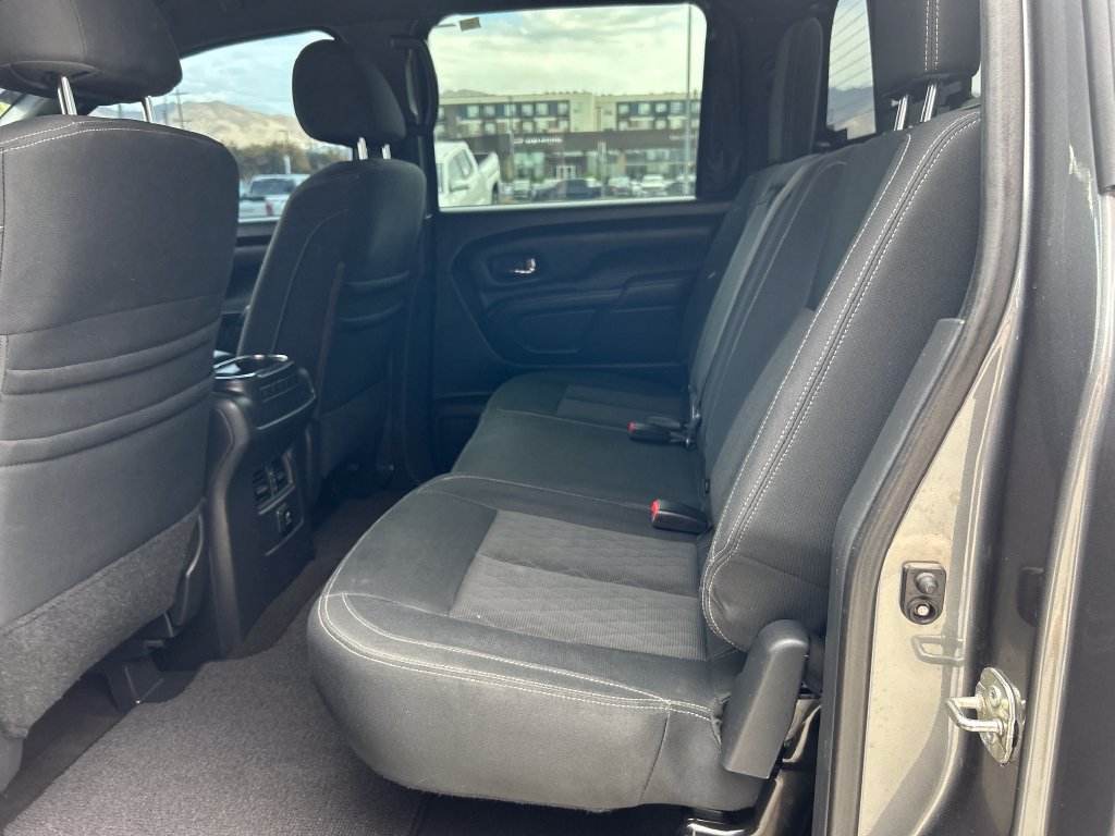 Used 2018 Nissan Titan SV w/ SV Convenience Package AWD/4WD image 28
