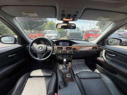 Used 2011 BMW 335i xDrive Sedan AWD/4WD image 19
