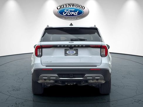 New 2026 Ford Explorer Active w/ Active Comfort Package RWD image 5