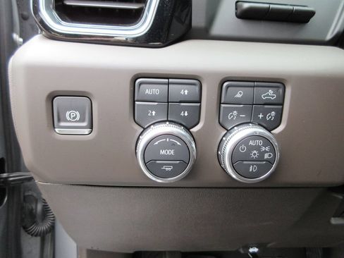 Certified 2025 GMC Sierra 2500 Denali w/ Denali Reserve Package AWD/4WD image 27