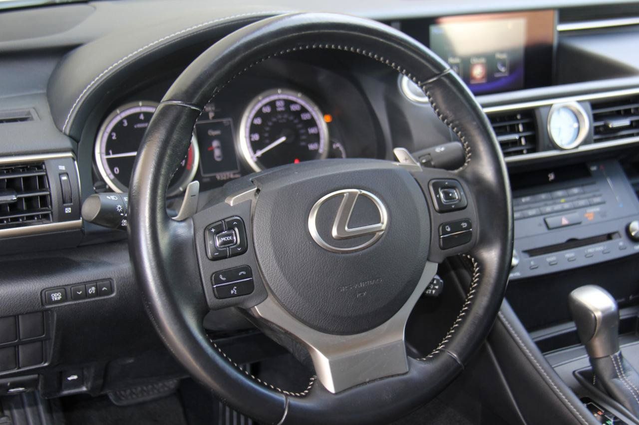 Used 2016 Lexus RC 200t RWD image 9