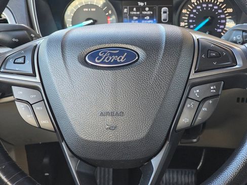 Used 2018 Ford Fusion SE image 15