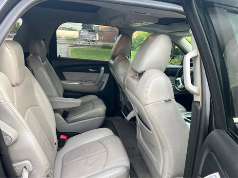Used 2008 GMC Acadia SLT w/ Convenience Package image 26