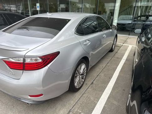 Used 2013 Lexus ES 350 w/ Luxury Pkg FWD image 3